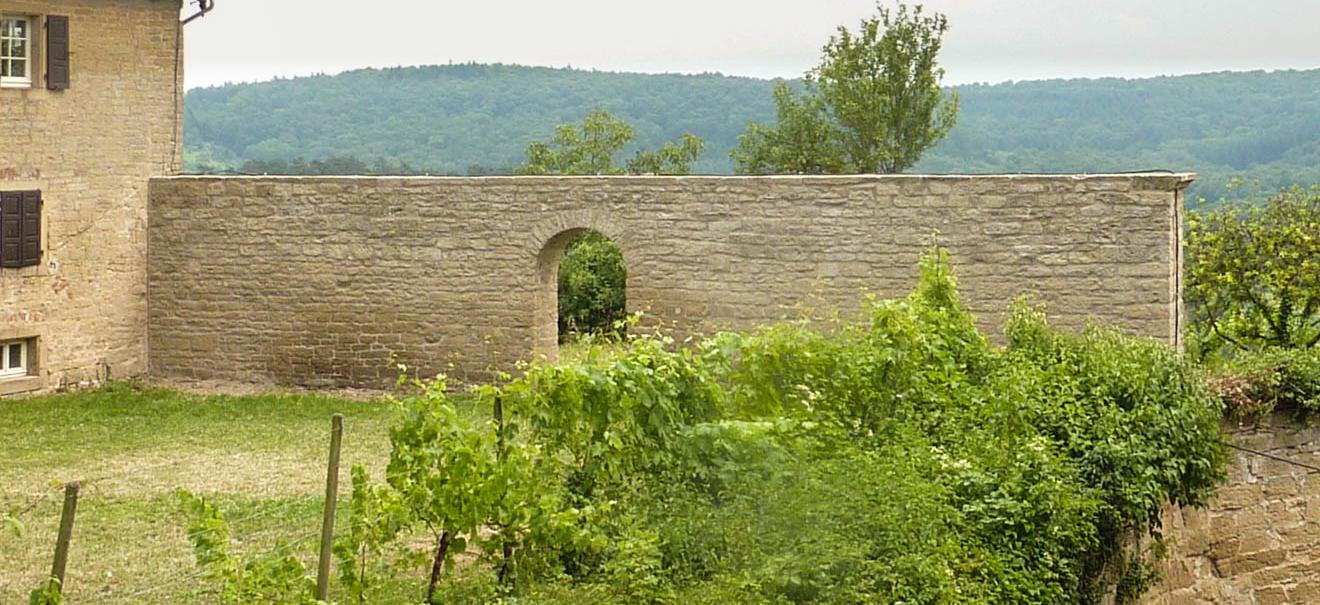 Historische Burgmauer